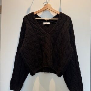Black Cable Knit V-Neck Cropped Sweater